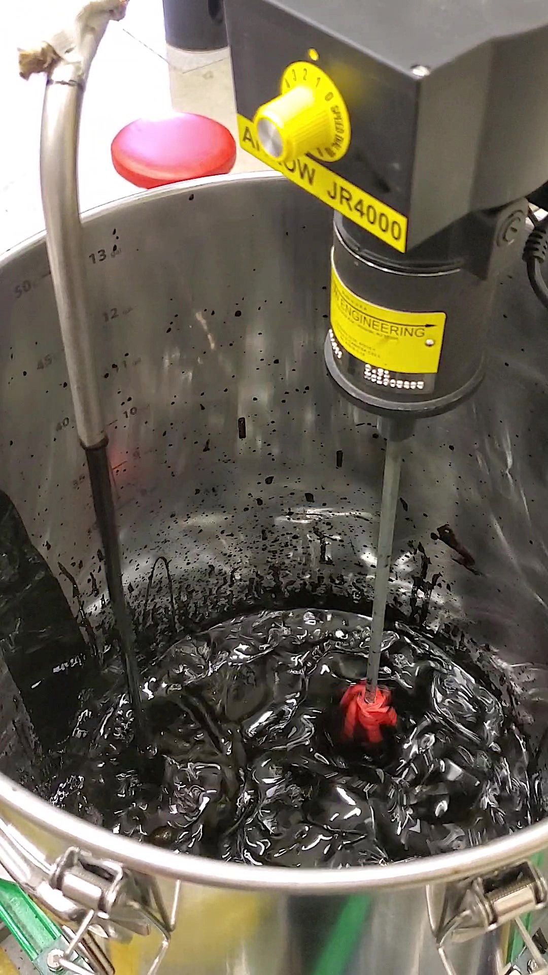 Southwest Research Institute’s patented EZ Flow™ technology reduces the viscosity of heavy crude oil to facilitate efficient pipeline transportation. Credit: Courtesy of SwRI