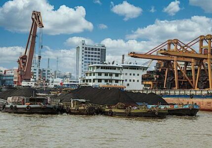 Engineered-Design-Insider-Rare Earth Elements being loaded onto a ship dreamstime_l_167790810Oil-Gas-Automotive-Aerospace-Industry-Magazine Rare Earth Elements being loaded on to a ship.